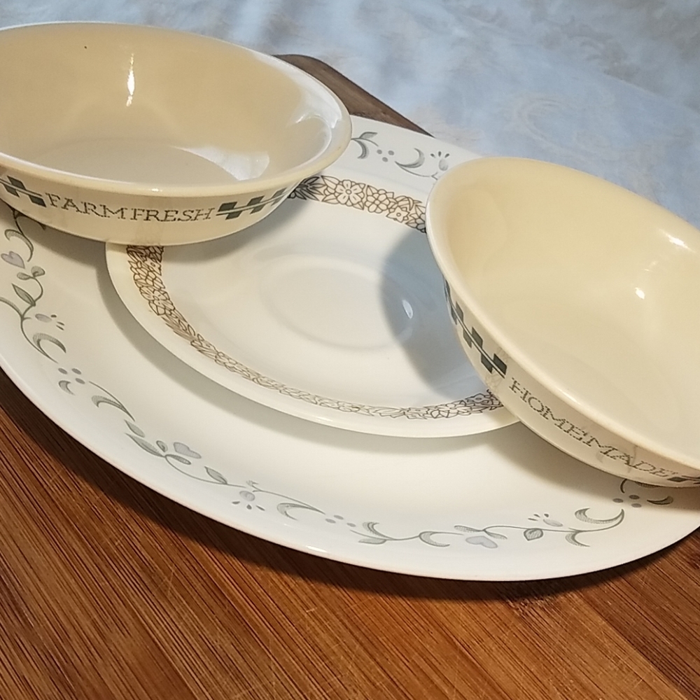 Vintage Corelle Misc Lot of 4